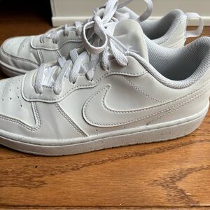 Nike dunk low size 6Y